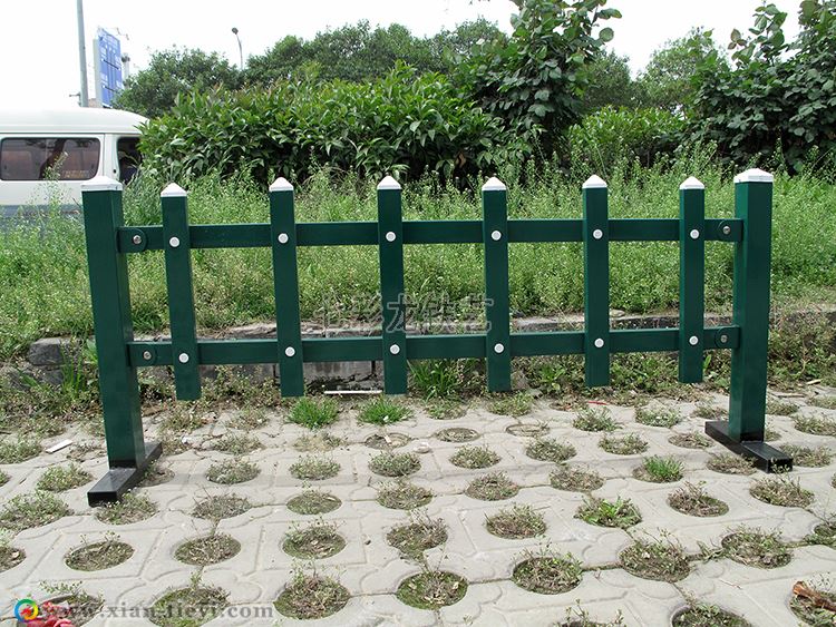 太華北路草坪鋅鋼圍欄