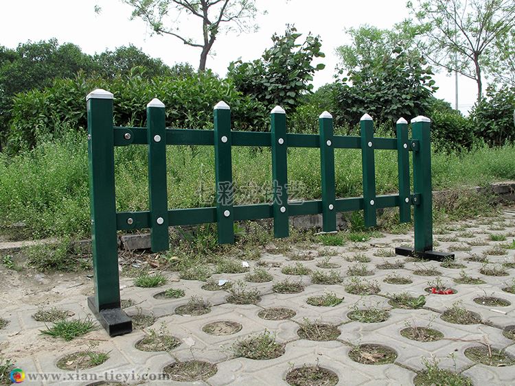 太華北路草坪鋅鋼圍欄_2