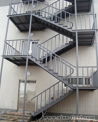 實(shí)用性室外多層鐵藝樓梯