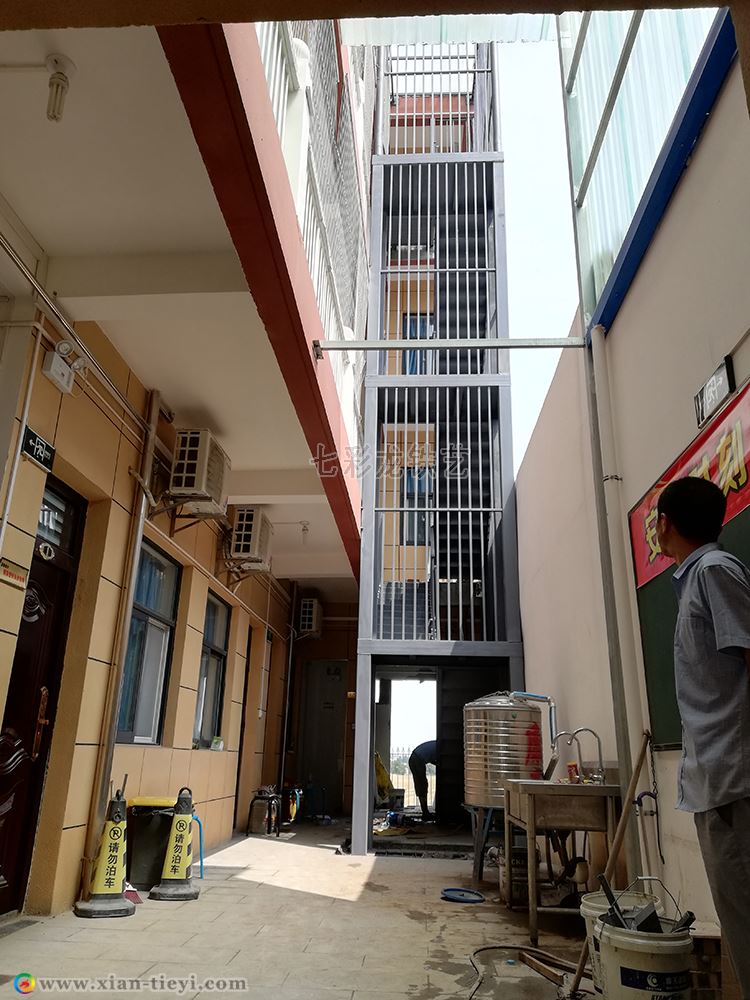 毅博教育消防鋼梯-完工