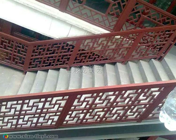 古窗花格樓梯護欄