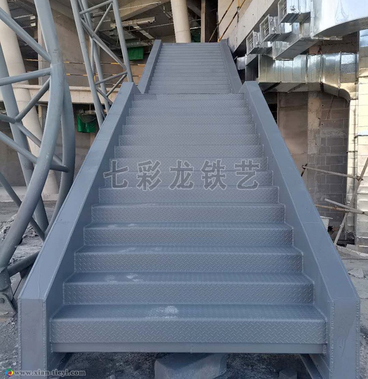 西安體育場館鋼結(jié)構(gòu)箱梁樓梯_1