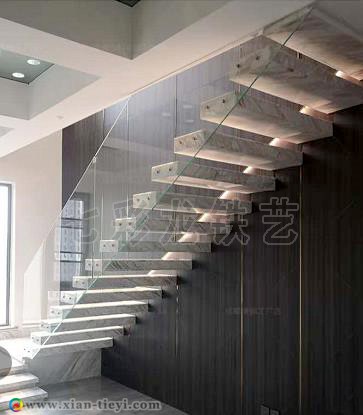 鋼結(jié)構(gòu)懸浮懸空樓梯成品