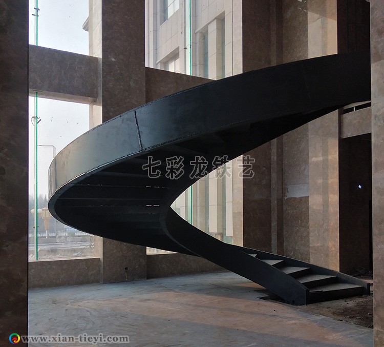 運(yùn)城箱型梁鋼結(jié)構(gòu)旋轉(zhuǎn)樓梯_2