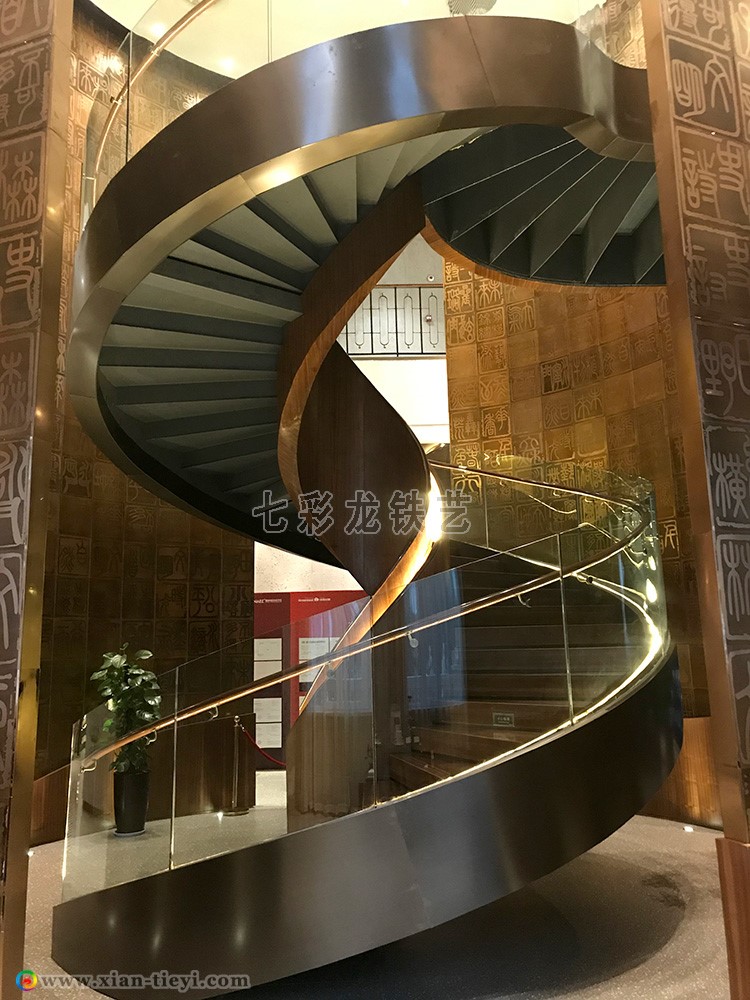 綠地新都會(huì)箱梁螺旋樓梯_正立面