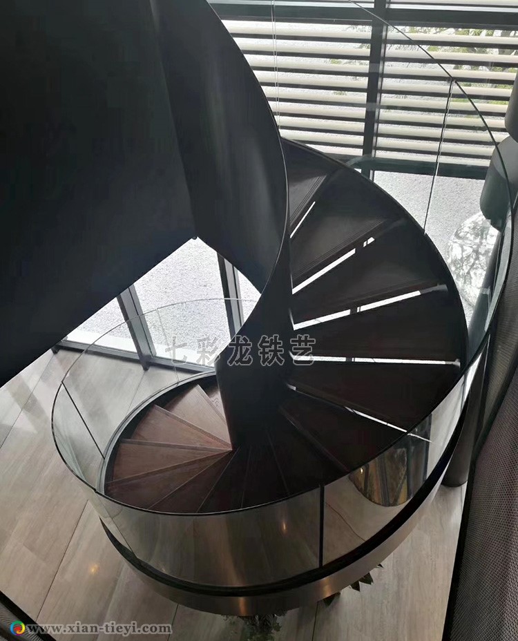 玻璃扶手板式旋轉(zhuǎn)樓梯_俯視