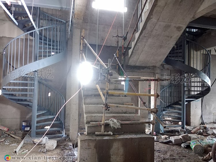漢中市中柱鋼構旋轉樓梯_2