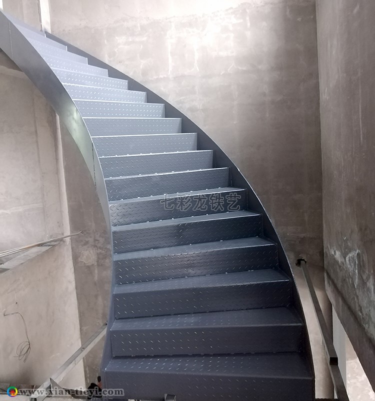楊圪塔村自建房鋼結構板式樓梯