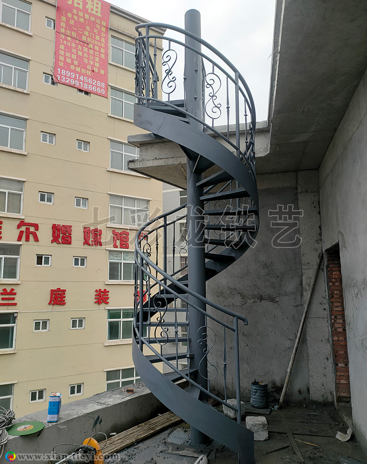 商洛市山陽縣中柱旋轉(zhuǎn)樓梯_2