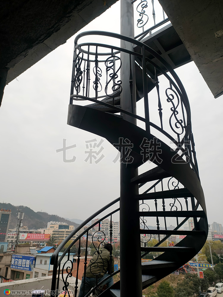 商洛市山陽縣中柱旋轉(zhuǎn)樓梯_3