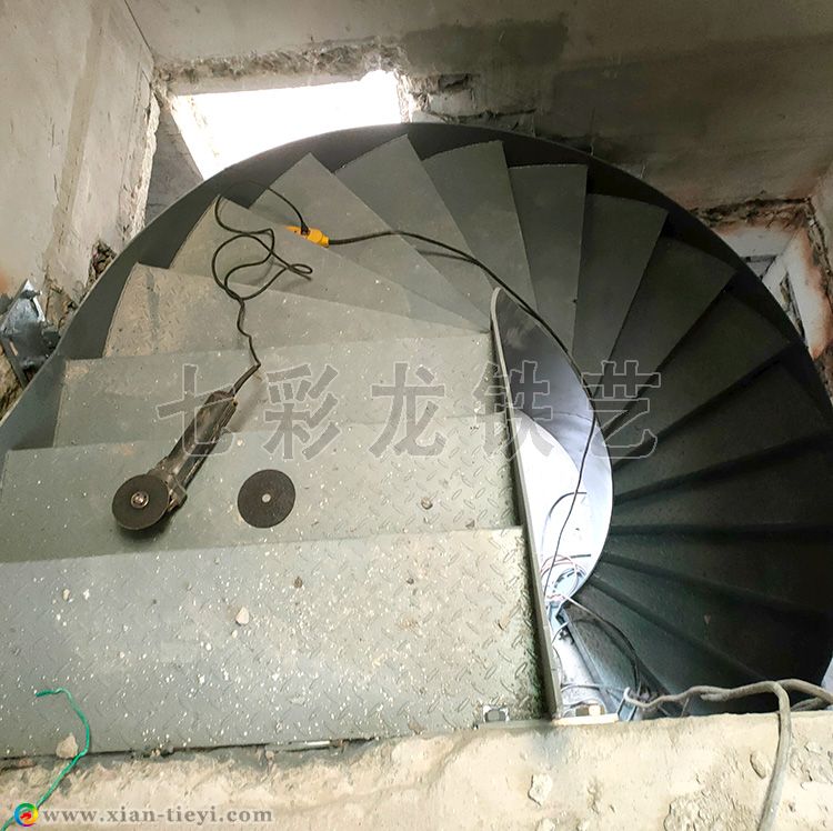 鋼結(jié)構(gòu)板式U形樓梯恒大帝景項目_2