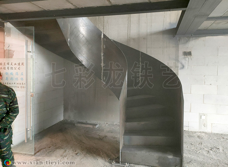 鋼結(jié)構(gòu)高鋼板護(hù)欄旋轉(zhuǎn)螺旋樓梯弧形樓梯_1