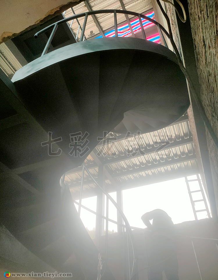 葉家坡鋼結(jié)構(gòu)板式螺旋梯_2