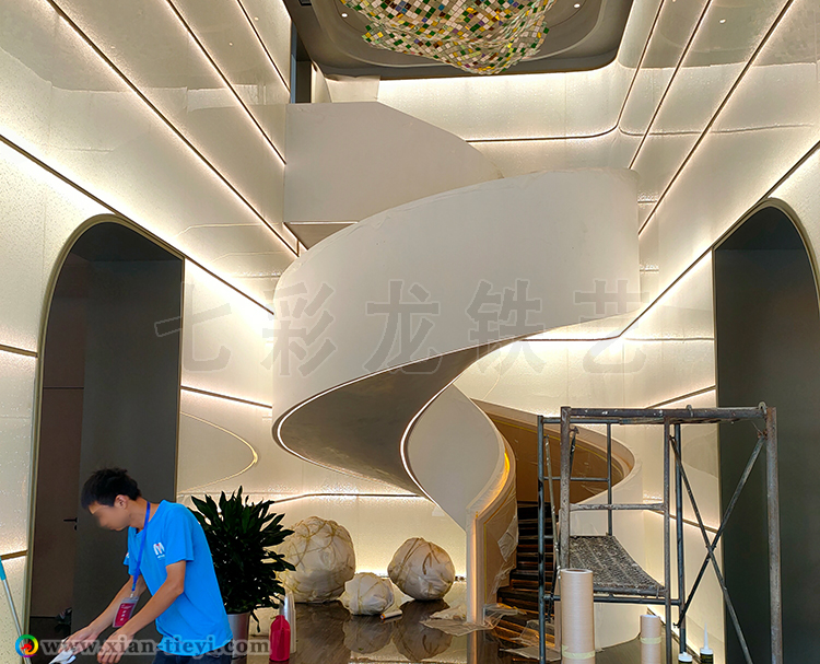 西安綠城復地柳岸曉風售樓部鋼構箱梁旋轉樓梯_1