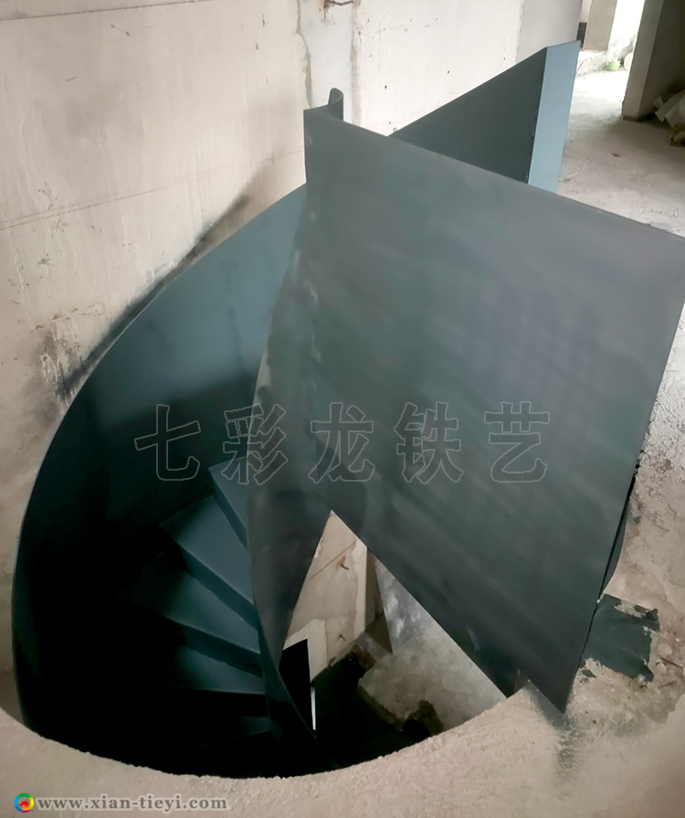 曲江金地湖城大境鋼結構板式旋轉樓梯_5