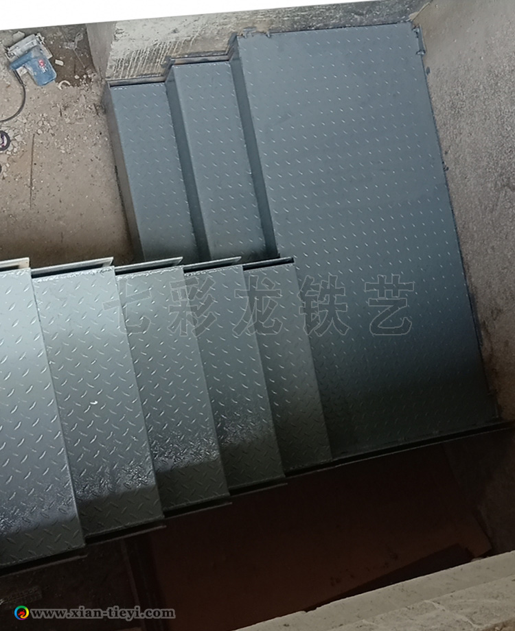 紫汀苑玻璃卡槽鋼構(gòu)樓梯_3