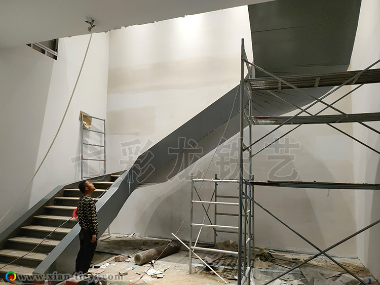涇陽建工瀾庭溪谷售樓處箱型梁鋼構(gòu)樓梯_2
