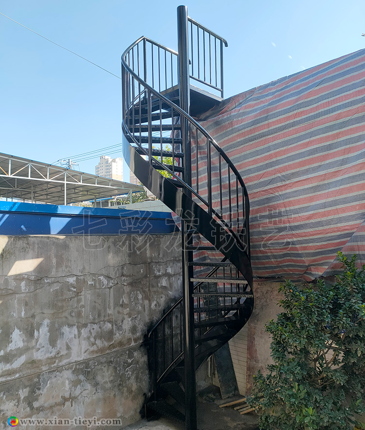 涇陽自建房室外鋼構(gòu)中柱螺旋梯