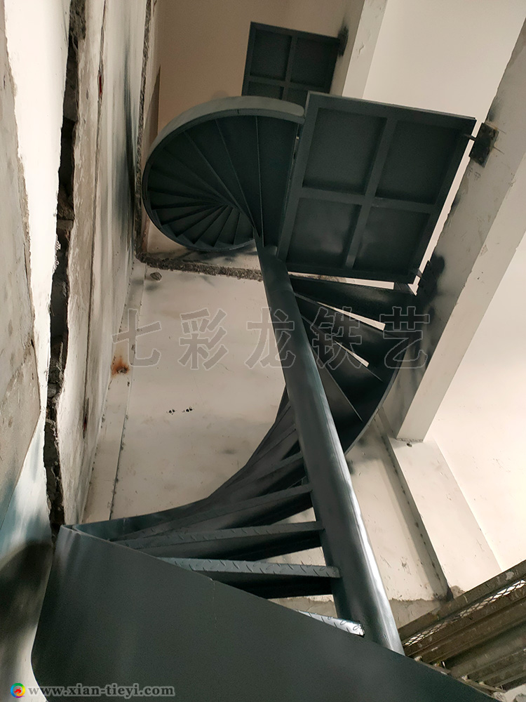 韓城市碧桂園韓城首府中柱旋轉(zhuǎn)樓梯_局部