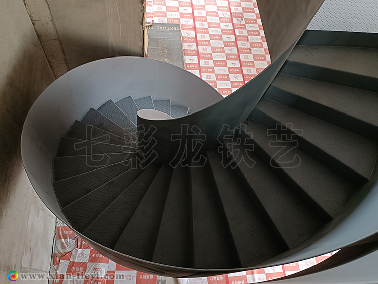 山陽縣鋼結(jié)構(gòu)高欄卷板樓梯_4