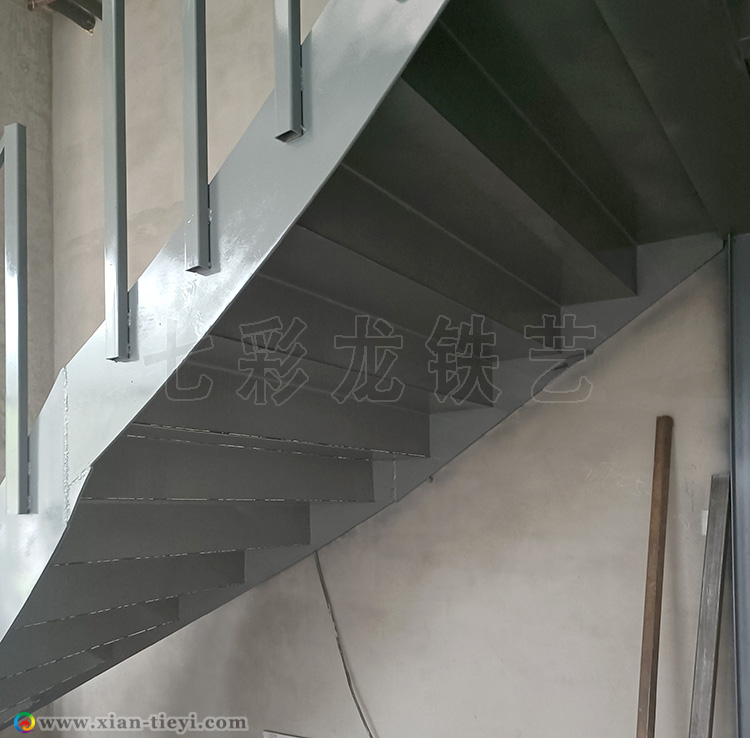 咸陽市先河瞰都鋼結(jié)構(gòu)弧形樓梯_3