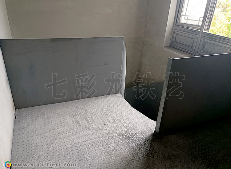 臨潼區(qū)桃源府鋼結(jié)構(gòu)封底旋轉(zhuǎn)樓梯_5