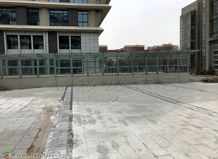 工業(yè)大學(xué)鋼結(jié)構(gòu)玻璃雨棚_1
