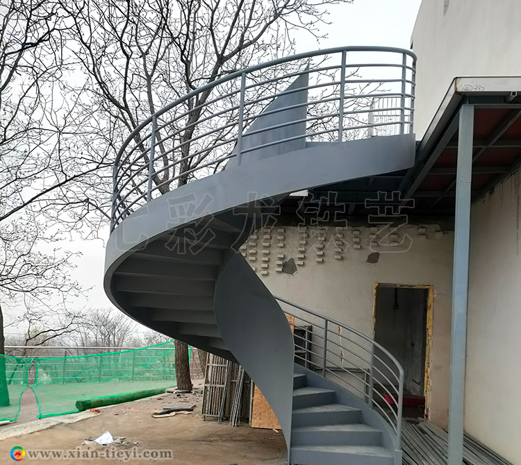 蕎麥花海旋轉(zhuǎn)樓梯_4