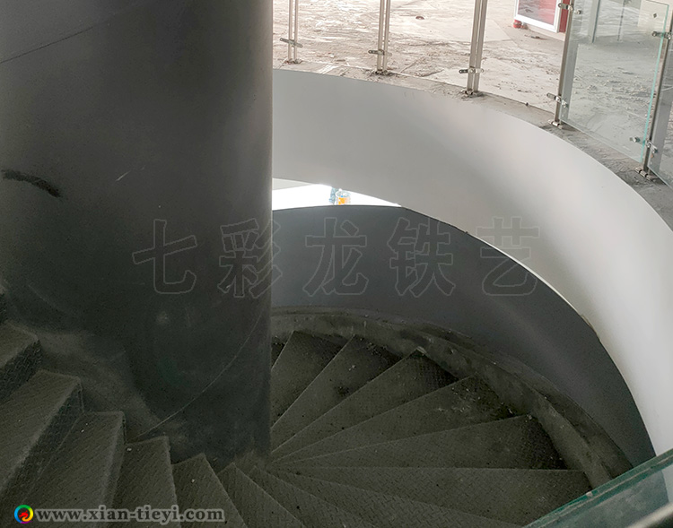 工業(yè)大學藝術樓鋼構旋梯_4