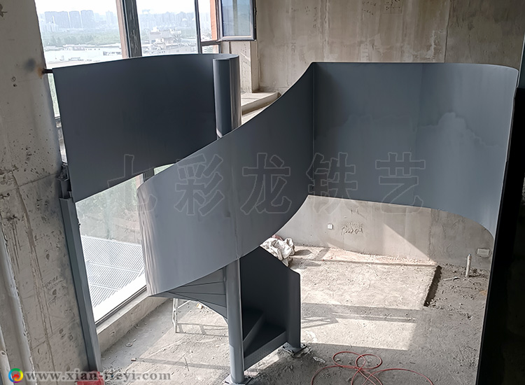 復(fù)地大華里鋼構(gòu)中柱高欄旋梯_2