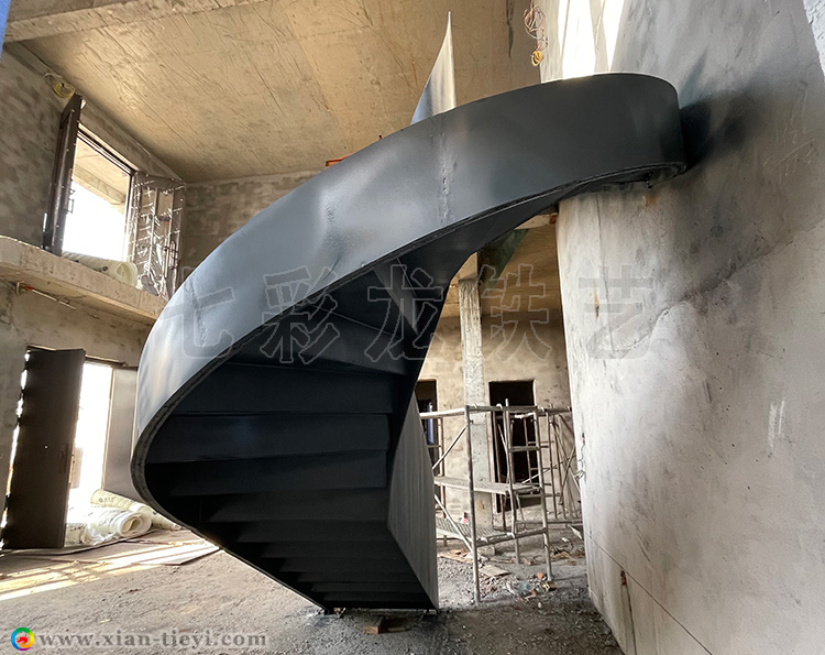 渭南市張家村鋼構(gòu)U形樓梯_3