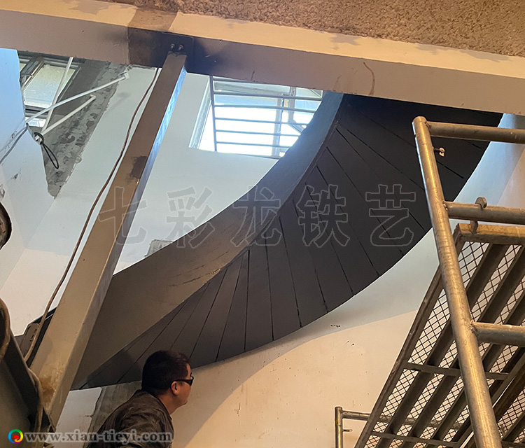 咸陽(yáng)融創(chuàng)觀(guān)瀾壹號(hào)鋼結(jié)構(gòu)旋梯_4