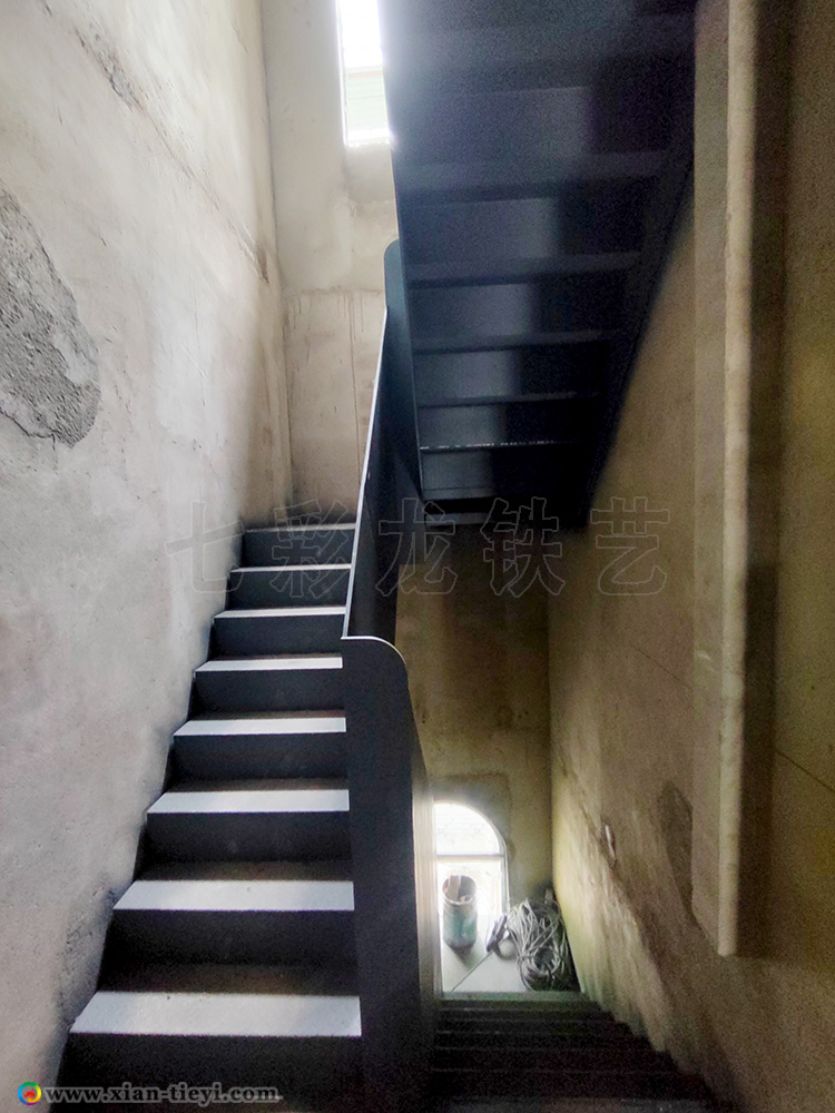 柞水康養(yǎng)公寓鋼結(jié)構(gòu)樓梯_5
