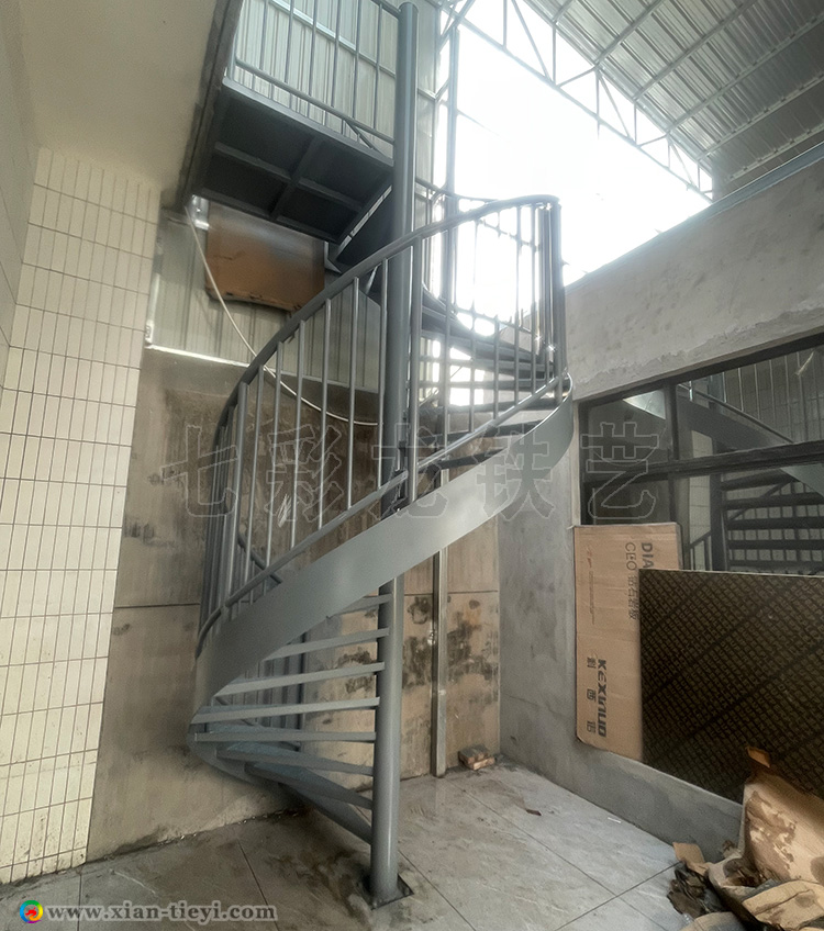 富平農(nóng)村自建房中柱旋梯_2