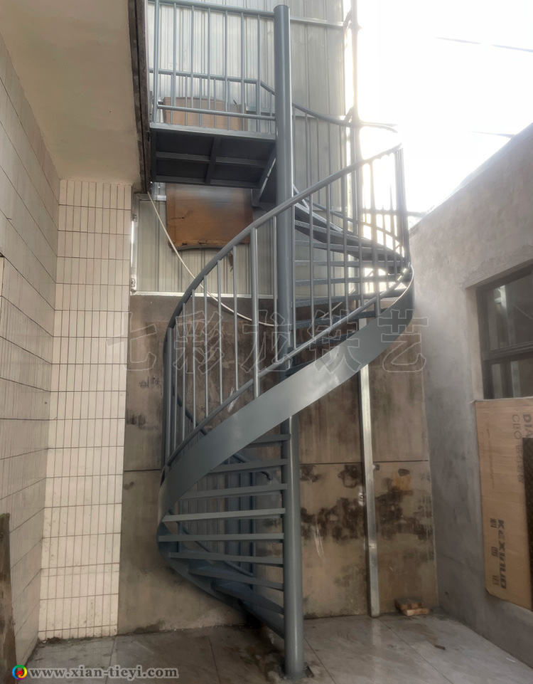 富平農(nóng)村自建房中柱旋梯_3