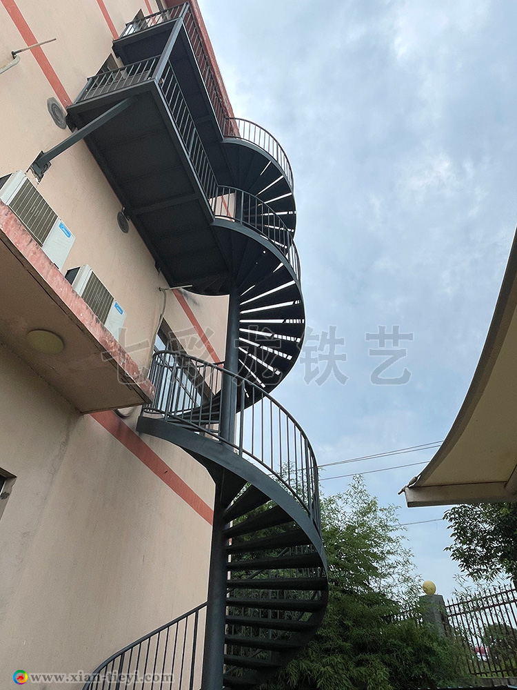 銅川秦瀚公司中柱旋轉(zhuǎn)樓梯_3