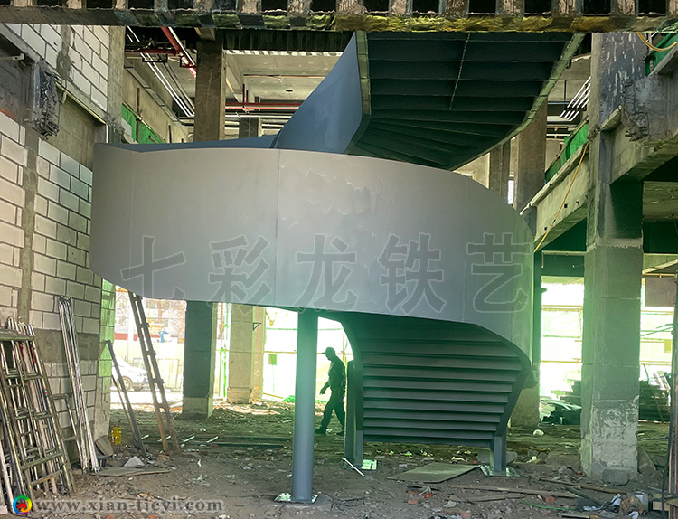 拉薩圣城王府酒店鋼結(jié)構(gòu)旋轉(zhuǎn)樓梯_8