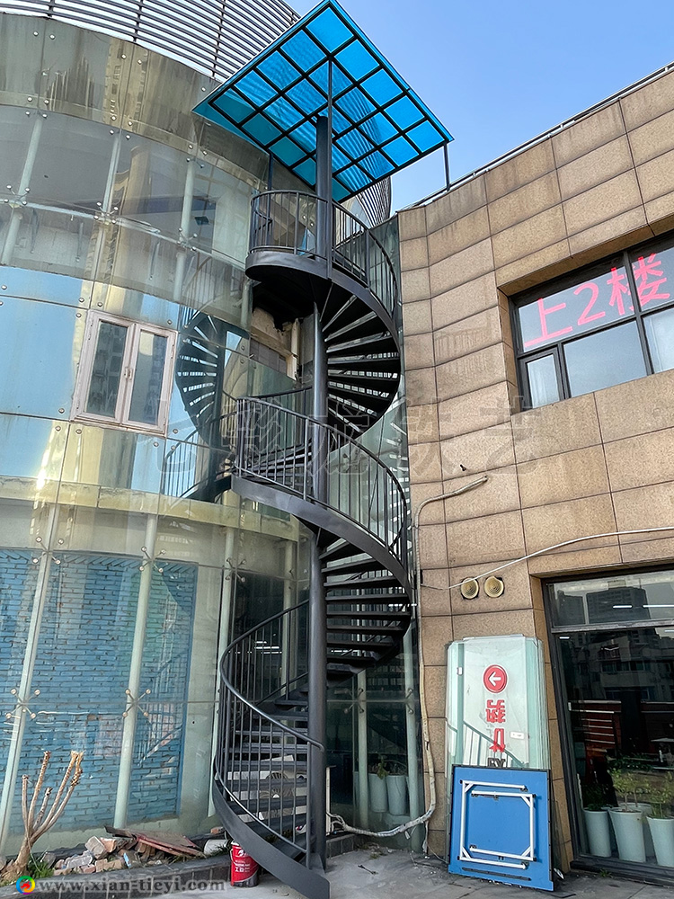 新東方城市商業(yè)公園中柱旋轉(zhuǎn)樓梯_2